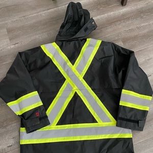 Fire resistant jacket